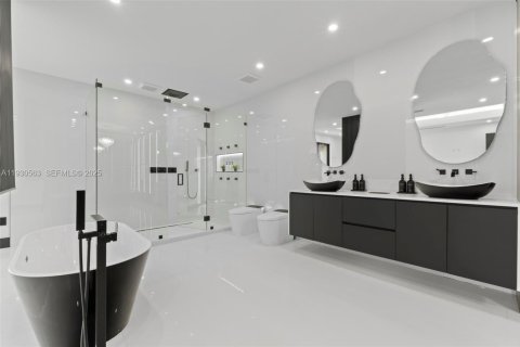 Купить виллу или дом в Хайалиа, Флорида 5 спален, 267.37м2, № 1989402 - фото 27