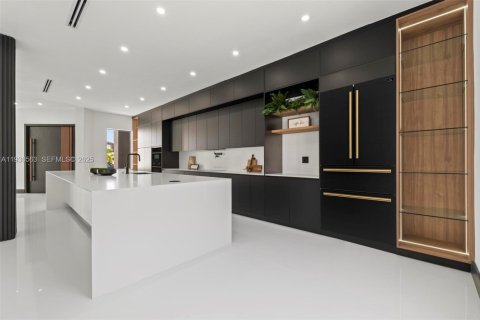 Купить виллу или дом в Хайалиа, Флорида 5 спален, 267.37м2, № 1989402 - фото 16