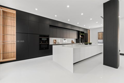 Купить виллу или дом в Хайалиа, Флорида 5 спален, 267.37м2, № 1989402 - фото 13