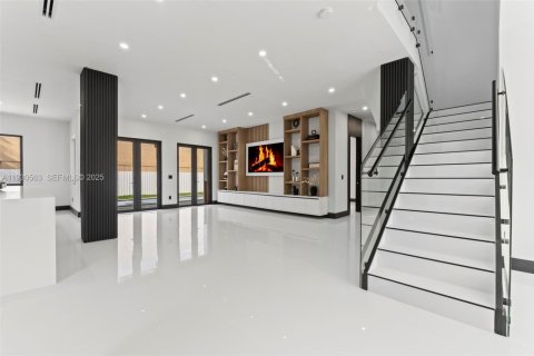 Купить виллу или дом в Хайалиа, Флорида 5 спален, 267.37м2, № 1989402 - фото 5