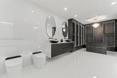 Купить виллу или дом в Хайалиа, Флорида 5 спален, 267.37м2, № 1989402 - фото 30