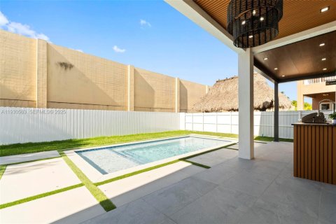 Купить виллу или дом в Хайалиа, Флорида 5 спален, 267.37м2, № 1989402 - фото 17