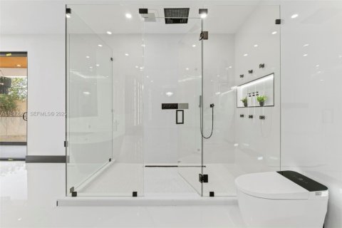 Купить виллу или дом в Хайалиа, Флорида 5 спален, 267.37м2, № 1989402 - фото 29