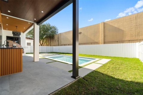 Купить виллу или дом в Хайалиа, Флорида 5 спален, 267.37м2, № 1989402 - фото 20