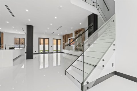 Купить виллу или дом в Хайалиа, Флорида 5 спален, 267.37м2, № 1989402 - фото 7