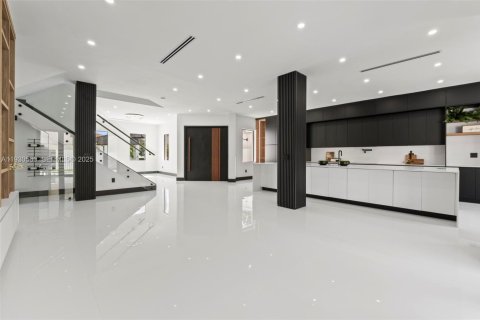 Купить виллу или дом в Хайалиа, Флорида 5 спален, 267.37м2, № 1989402 - фото 10