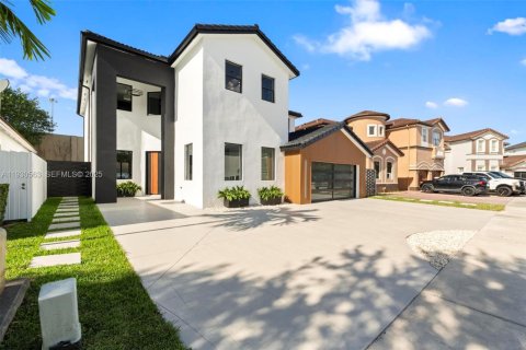 Купить виллу или дом в Хайалиа, Флорида 5 спален, 267.37м2, № 1989402 - фото 4