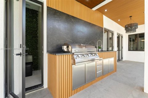 Купить виллу или дом в Хайалиа, Флорида 5 спален, 267.37м2, № 1989402 - фото 19