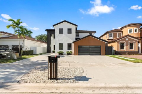 Купить виллу или дом в Хайалиа, Флорида 5 спален, 267.37м2, № 1989402 - фото 3