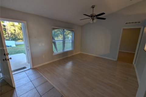 House in Palm Coast, Florida 3 bedrooms № 1947138 - photo 6