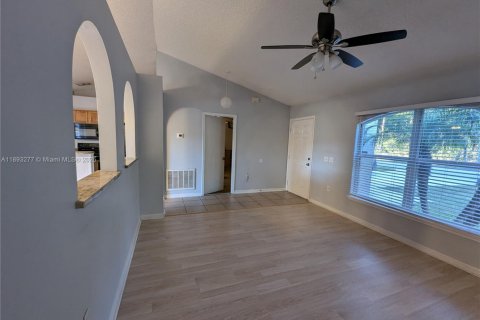 House in Palm Coast, Florida 3 bedrooms № 1947138 - photo 8