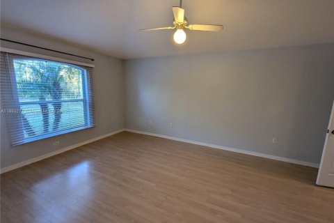 House in Palm Coast, Florida 3 bedrooms № 1947138 - photo 10