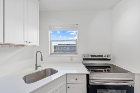 Купить кондоминиум в Холливуд, Флорида 1 спальня, 73.02м2, № 2005988 - фото 11