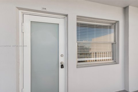 Купить кондоминиум в Холливуд, Флорида 1 спальня, 73.02м2, № 2005988 - фото 6