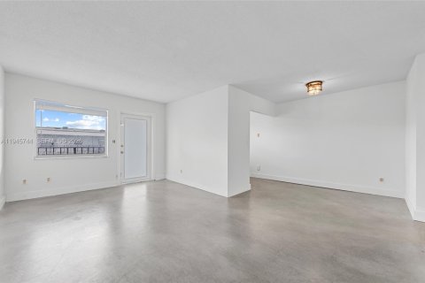 Купить кондоминиум в Холливуд, Флорида 1 спальня, 73.02м2, № 2005988 - фото 9