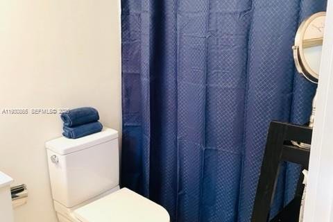 Condo in Miami Beach, Florida, 1 bedroom № 1989529 - photo 12