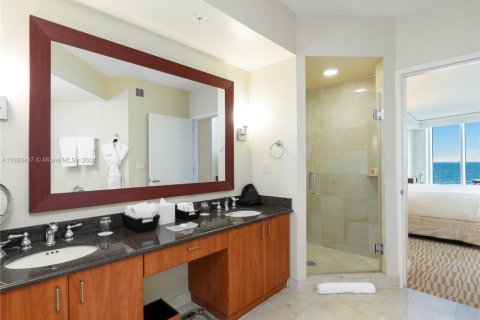 Condominio en venta en Sunny Isles Beach, Florida, 2 dormitorios, 137.31 m2 № 1441960 - foto 24