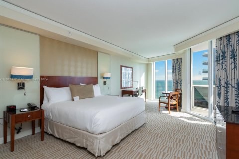 Condominio en venta en Sunny Isles Beach, Florida, 2 dormitorios, 137.31 m2 № 1441960 - foto 18