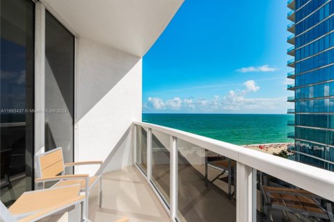 Condominio en venta en Sunny Isles Beach, Florida, 2 dormitorios, 137.31 m2 № 1441960 - foto 2