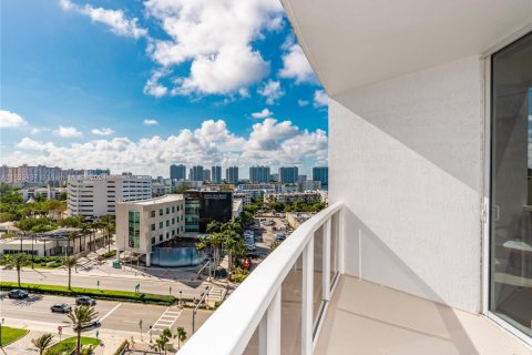 Condominio en venta en Sunny Isles Beach, Florida, 2 dormitorios, 137.31 m2 № 1441960 - foto 30