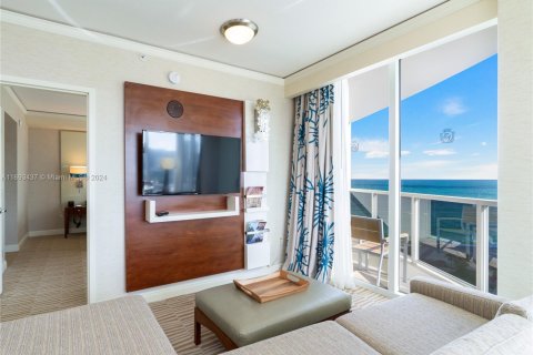 Condominio en venta en Sunny Isles Beach, Florida, 2 dormitorios, 137.31 m2 № 1441960 - foto 10