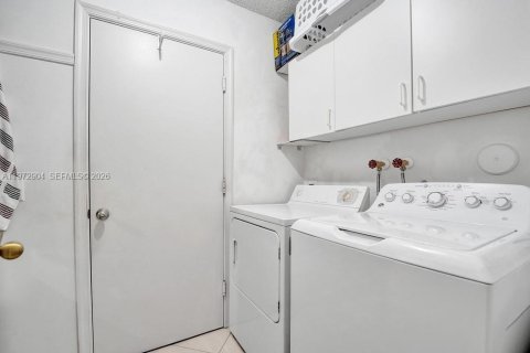 Купить виллу или дом в Дейви, Флорида 4 спальни, 223.52м2, № 2033459 - фото 23