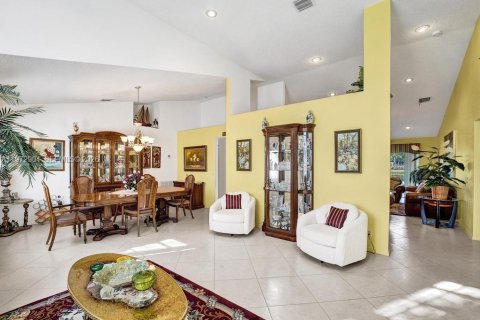 Купить виллу или дом в Дейви, Флорида 4 спальни, 223.52м2, № 2033459 - фото 4