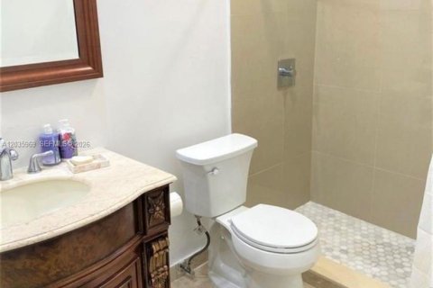 Villa ou maison à vendre à Miami, Floride: 3 chambres, 171.31 m2 № 2189512 - photo 24