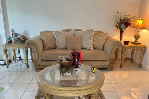 Villa ou maison à vendre à Miami, Floride: 3 chambres, 171.31 m2 № 2189512 - photo 14
