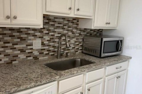 Condo in Flagler Beach, Florida, 2 bedrooms  № 2216195 - photo 11