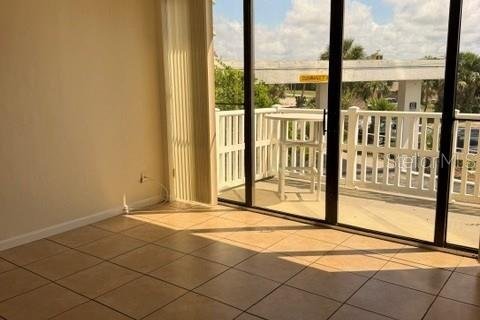 Condo in Flagler Beach, Florida, 2 bedrooms  № 2216195 - photo 6