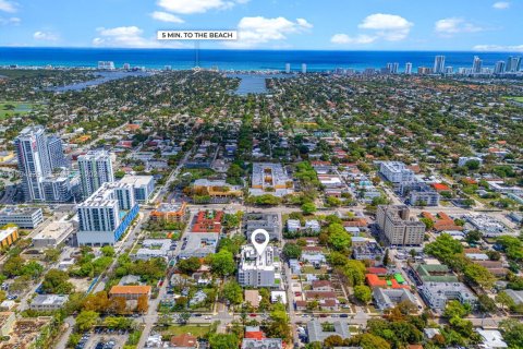 Condo in Hollywood, Florida, 3 bedrooms  № 2056391 - photo 18