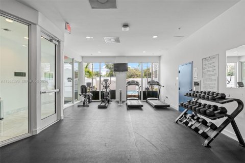 Condo in Hollywood, Florida, 3 bedrooms  № 2056391 - photo 15