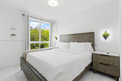 Condo in Hollywood, Florida, 3 bedrooms  № 2056391 - photo 7