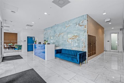 Condo in Hollywood, Florida, 3 bedrooms  № 2056391 - photo 14