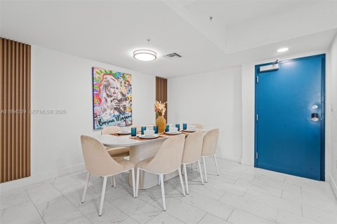 Condo in Hollywood, Florida, 3 bedrooms  № 2056391 - photo 2