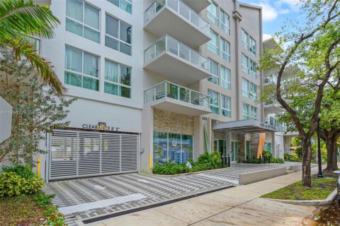 Condo in Hollywood, Florida, 3 bedrooms  № 2056391 - photo 13