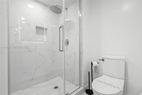 Condo in Hollywood, Florida, 3 bedrooms  № 2056391 - photo 8