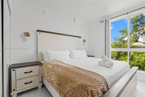 Condo in Hollywood, Florida, 3 bedrooms  № 2056391 - photo 9