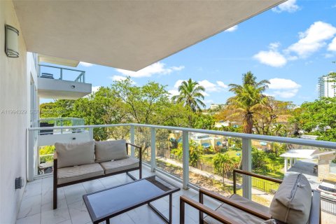 Condo in Hollywood, Florida, 3 bedrooms  № 2056391 - photo 12