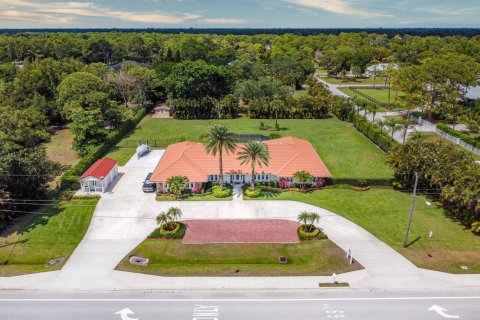House in Palm Beach Gardens, Florida 4 bedrooms, 371.61 sq.m. № 2261881 - photo 2