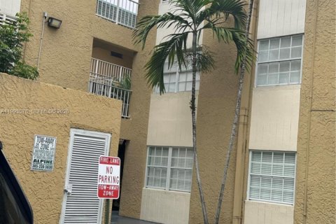 Condominio en venta en Miami, Florida, 2 dormitorios, 83.7 m2 № 2056458 - foto 3