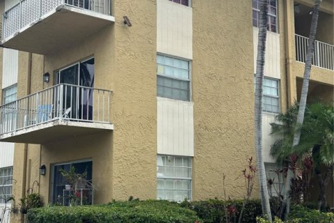 Condominio en venta en Miami, Florida, 2 dormitorios, 83.7 m2 № 2056458 - foto 2