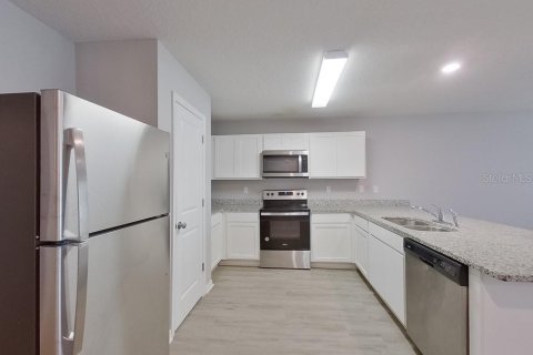 Снять в аренду виллу или дом в Ситрэс-Спрингс, Флорида 5 комнат, 134.62м2, № 2115351 - фото 4