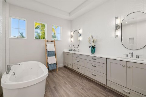 Casa en venta en Sarasota, Florida, 4 dormitorios, 261.61 m2 № 2145536 - foto 26