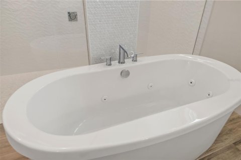 Casa en venta en Sarasota, Florida, 4 dormitorios, 261.61 m2 № 2145536 - foto 28