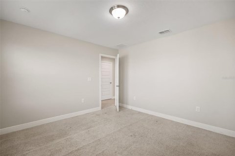 House in Winter Garden, Florida 4 bedrooms, 303.51 sq.m. № 2235632 - photo 20