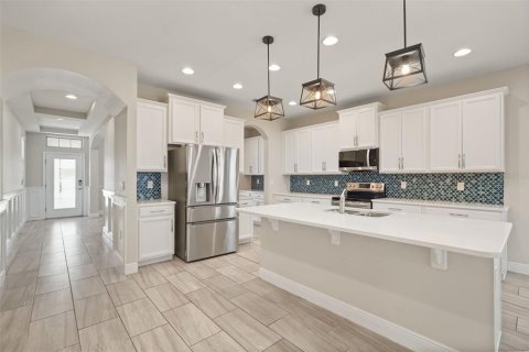 House in Winter Garden, Florida 4 bedrooms, 303.51 sq.m. № 2235632 - photo 17