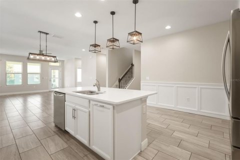 House in Winter Garden, Florida 4 bedrooms, 303.51 sq.m. № 2235632 - photo 16