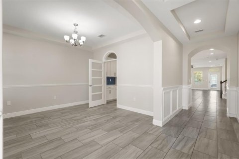House in Winter Garden, Florida 4 bedrooms, 303.51 sq.m. № 2235632 - photo 11